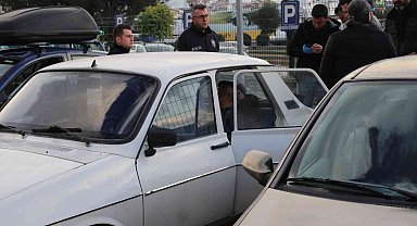 Yaşlı adam arabada ölü bulundu
