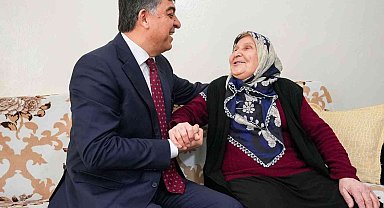 Yaşlıların yüzü vefa ziyaretleri ile gülüyor