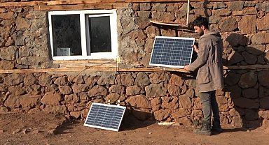 Yaylada güneş enerjisiyle aydınlanıyorlar