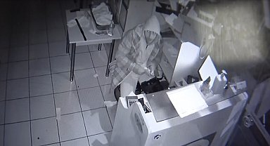 Yedi, içti, çaldı, yetmedi tuvaletini yaptı