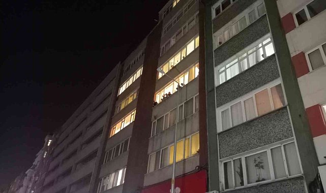 Yeni yılı tencere ve tava çalarak karşıladılar