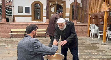 Yıllardır devam eden gelenek: Her Cuma namazının ardından çorba ikram ediliyor