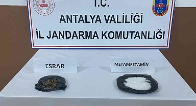 Yolcu otobüsünde koltuğun altına koyduğu uyuşturucu ile yakalandı