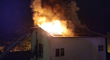 Yusufeli'nde yakıt istasyonu yakınında korkutan yangın