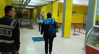 Zabıta ekipleri belge ve ürün denetimi yapıldı