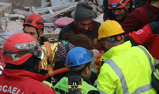 63 yaşındaki Hafsa teyzenin ilk isteği 'su' oldu, ardından çocukları ile görüntülü görüştürüldü