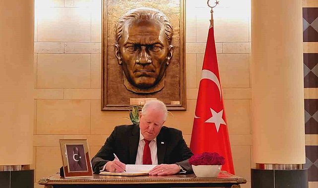 ABD Hava Kuvvetleri Sekreteri Kendall, Türkiye'nin Washington Büyükelçiliğinde taziye defterini imzaladı