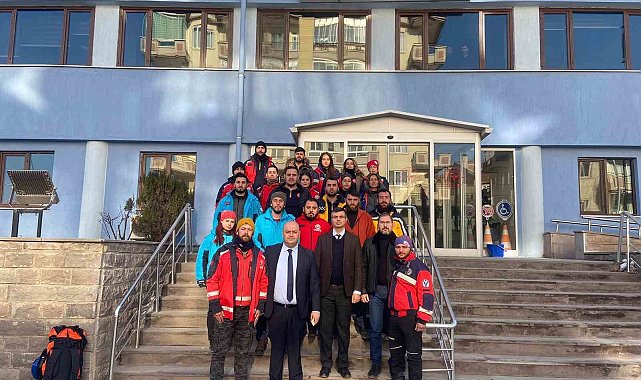 Afet bölgesine giden ilk sağlık ekipleri geri döndü