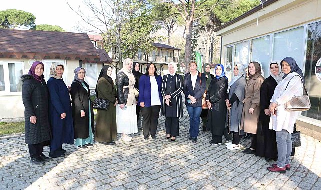 AK Kadınlar'dan 'Sıcak sofralar tekrar kurulsun' kampanyası