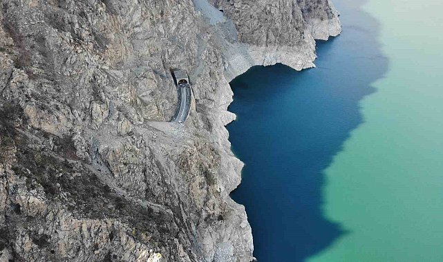 Artvin'de heyelanların sebebi kurak havadan sonra gelen yağışlar