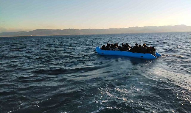 Ayvalık açıklarında 33 düzensiz göçmen yakalandı
