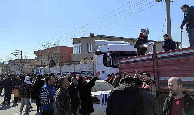 Azerbaycan'dan gelen yardım tırları depremzedelere merhem oldu