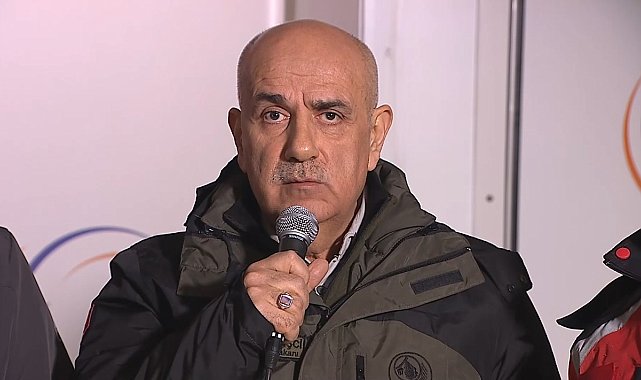 Bakan Kirişci: "1 uçak, 6 helikopter, bin 98 araç, 4 bin 794 çalışanımızla olay yerindeyiz"