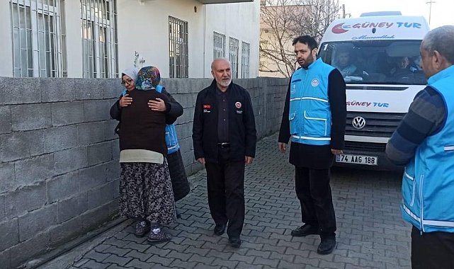 Bartın Müftüsü 30 yakınını kaybetmesine rağmen depremzedelerin yardımına koştu