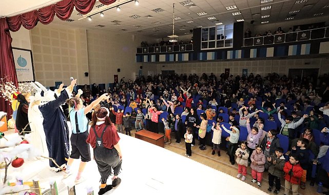 Başiskeleli minikler tiyatro keyfini doyasıya yaşadı