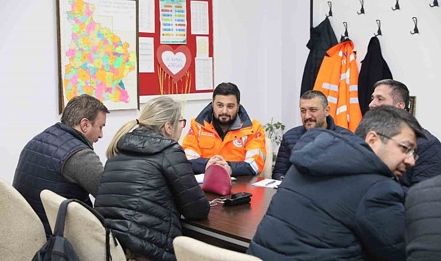 Başkan Öztekin deprem bölgesinde