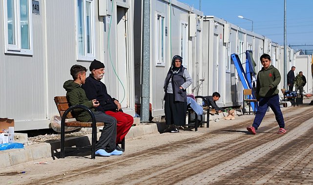 Beydağı konteyner kentte oturma bankları kuruldu