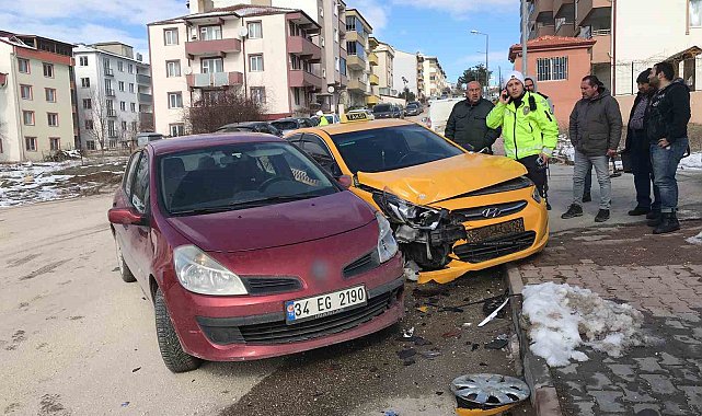 Bilecik'te yaşanan trafik kazası ucuz atlatıldı