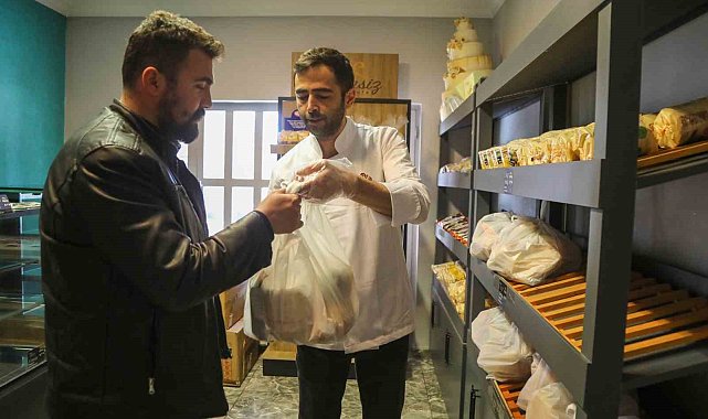 Bin 960 depremzedeye 7 bin 240 ekmek üretilerek ücretsiz dağıtıldı