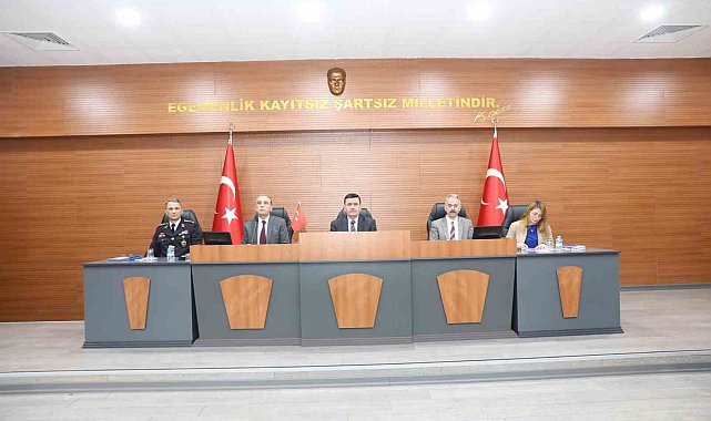 Burdur'da trafik tedbirleri ile genel emniyete ve asayişe ilişkin tedbirler toplantısı yapıldı