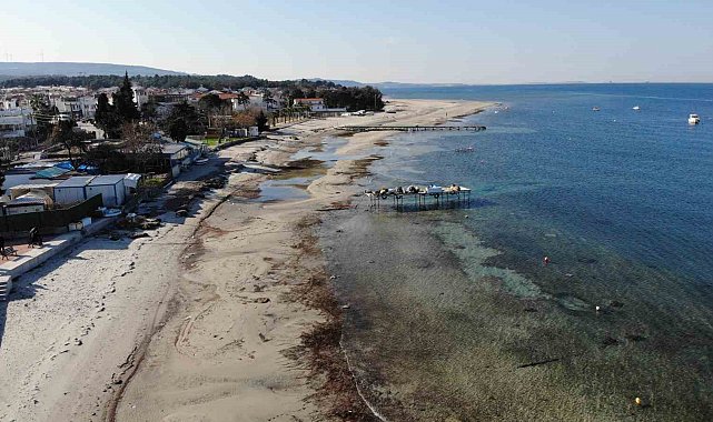 Çanakkale'de deniz 20 metre çekildi