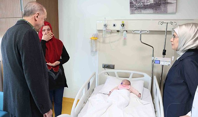 Cumhurbaşkanı Erdoğan, İstanbul'a getirilen depremzedeleri ziyaret etti