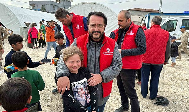 Denizli MHP deprem bölgesine çıkarma yaptı