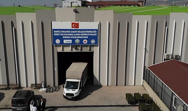Denizli OSB'de depremzedeler için tam teşekküllü çadırlar üretildi