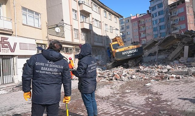 Deprem bölgelerinde, 387 bin 346 binada yer alan 1 milyon 856 bin 864 bağımsız birimde hasar tespit çalışması yapıldı
