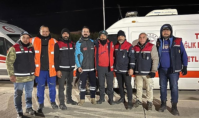 Deprem bölgesinde haberleşme ve koordinasyona İzmir'den destek