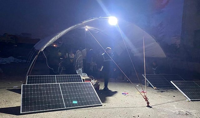 Deprem bölgesine şarj ve aydınlatma paneli
