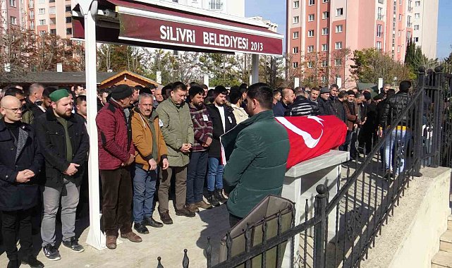 Depremde hayatını kaybeden Gökhan öğretmen Silivri'de toprağa verildi