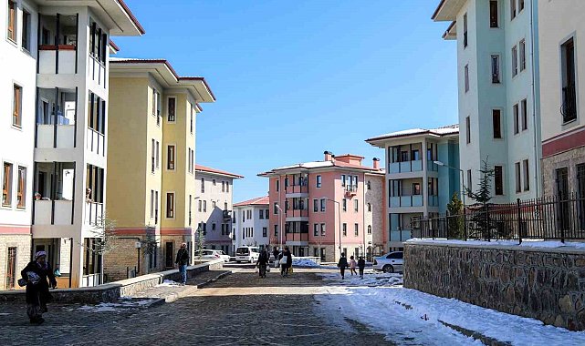 Depremin ardından gece gündüz çalıştılar...Doğalgaz verilmeye başlandı