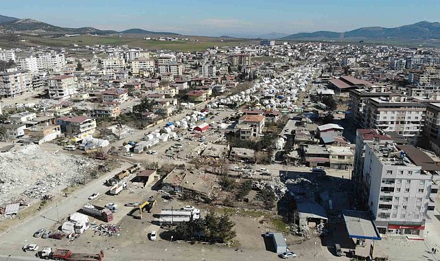 Depremlerde en fazla hasar alan ilçelerin başında gelen Nurdağı, havadan görüntülendi