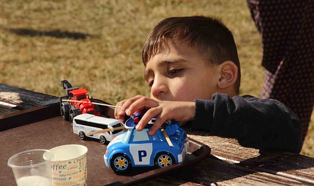 Depremzede aileler Afyonkarahisar'daki geçici yuvalarına yerleştirildi