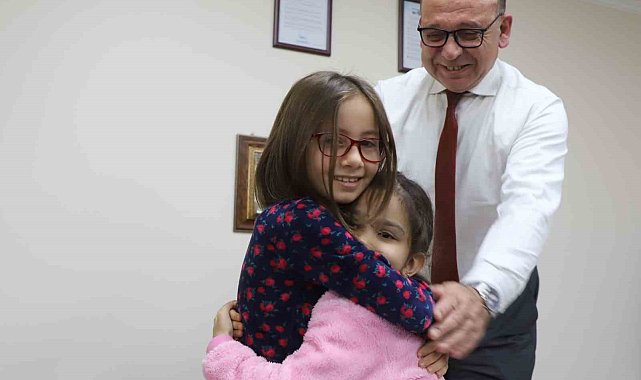 Depremzede aileyi duygulandıran buluşma