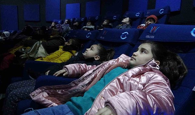 Depremzede çocuk: "Çok korktuk, öleceğimizi düşündük"