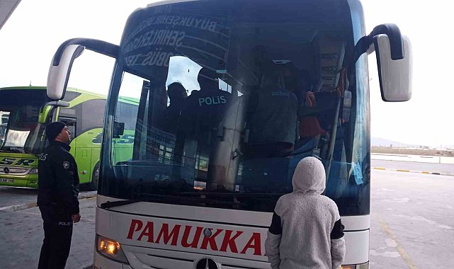 Ecel yaşlı adamı otobüste yakaladı