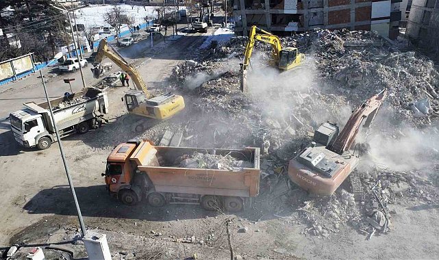 Elbistan'daki 400 bina enkazını Samsun Büyükşehir Belediyesi kaldıracak