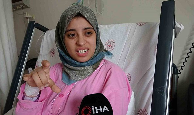 Enkaz altında yağmur suyu bebeğine hayat suyu oldu