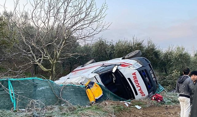 Erdek-Bandırma karayolunda ambulans kaza yaptı: 1 kişi yaralı