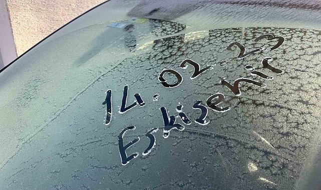 Eskişehir'de kar yok buz var