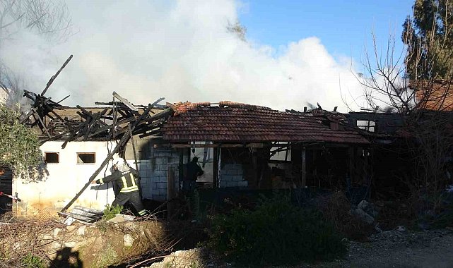 Fethiye'de iş yeri yangını