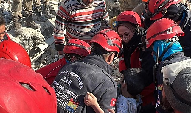 Gaziantep'te 9 yaşındaki Semih depremin 156. saatinde sağ olarak kurtarıldı