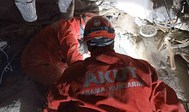 Giresun AKUT ekibi 8 günde 12 kişiyi enkazdan sağ çıkardı