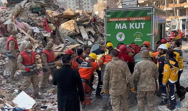 Hatay'da 155'inci saatte inanılmaz kurtuluş: 6 aylık hamile Hedil Batal umutları yeşertti