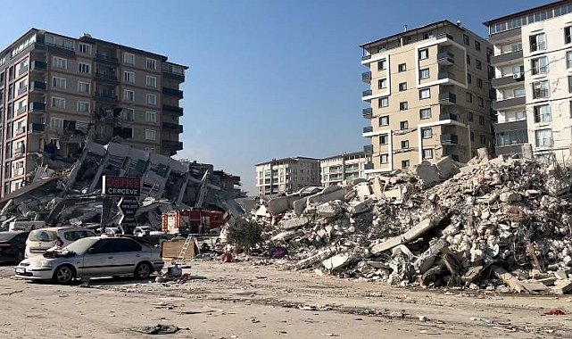 Hatay'da o cadde yerle bir oldu: Görüntüler hayalet şehri andırdı
