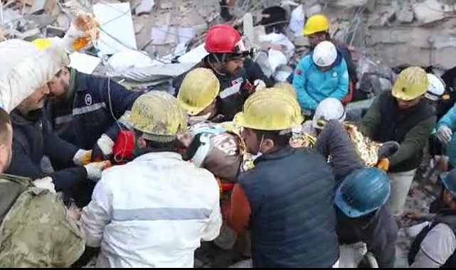 Hatay'dan bir güzel haber daha: 158'inci saatte 17 yaşındaki Asya sağ kurtarıldı