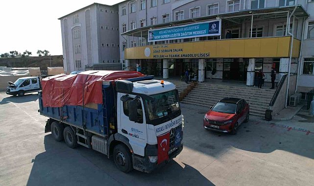 Her gün 300 aile yardım götürüyorlar