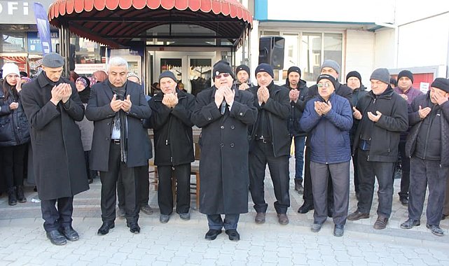 Hisarcık'ta 48 kişilik yılın ilk umre kafilesi dualarla uğurlandı